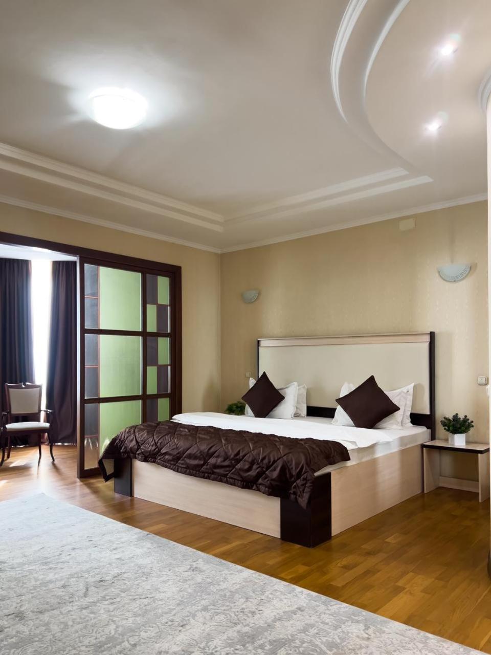 Apartment 5 Ałma Ata Zewnętrze zdjęcie